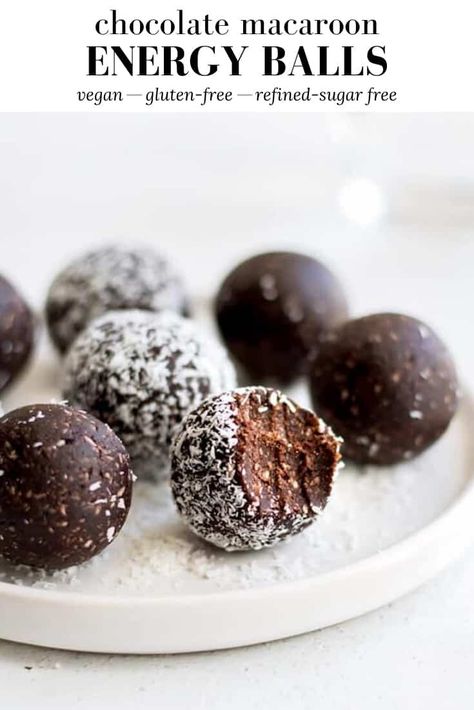 Cocoa Energy Balls, Chocolate Macaroon, Chocolate Macaroons, Raw Recipes, Protein Balls, Protein Ball, Vegan Meal Prep, Energy Balls, Delicious Treats