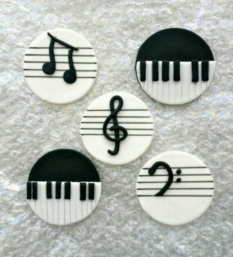 Topper musica Music Note Cake Ideas, Music Note Cake, Music Cupcakes, Bolo Musical, Deco Cupcake, Piano Cakes, Music Cakes, Music Cookies, Music Cake