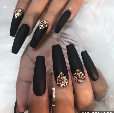 follow me for more pins @iamarielm 🔥 Black Nails With Jewels, Nails For Quince, Nails With Jewels, Diamond Nail Designs, Quince Nails, Ombre Acrylic, Cross Nails, Classy Nail, Inspiration Nails