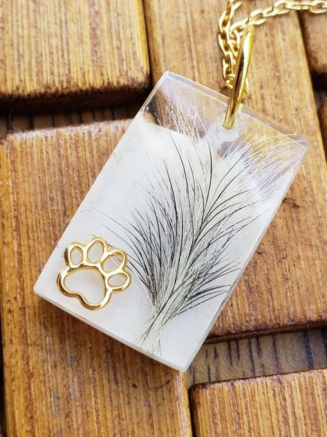 Memory Resin Ideas, Epoxy Memorial Ideas, Resin Pet Memorial Ideas, Resin Dog Memorial, Dog Candle, Memory Design, Resin Crafts Tutorial, Memory Crafts, Resin Jewelry Diy