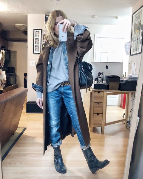 What I Wore This Week - livelovesara Frye Engineer Boots, Grey Cashmere Sweater, Gray Cashmere Sweater, Mum Fashion, Engineer Boots, Winter Capsule, Girlfriend Jeans, Outfit Jeans, Ținută Casual