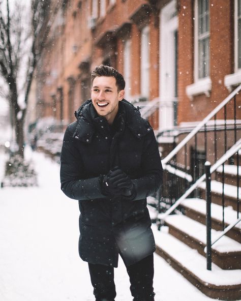 New York City Snow Day - Men's fashion ideas for snow in the city! Mens Winter Photoshoot, Snow Pics Ideas Men, Snow Photoshoot Ideas Men, Snow Outfit For Men, Manali Outfits For Men, Men Snow Outfit, Church Winter Outfit, Outfits For Church Winter, Ruined Cathedral