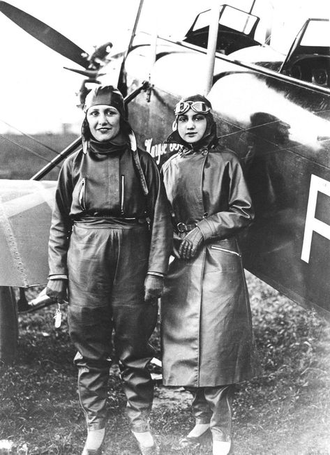 "Let women fly!" Remembering history's first female aviators Female Aviator, Air Crash, Historic Women, Female Pilots, Night Witches, Aerial Acrobatics, Female Pilot, Aviators Women, Amelia Earhart