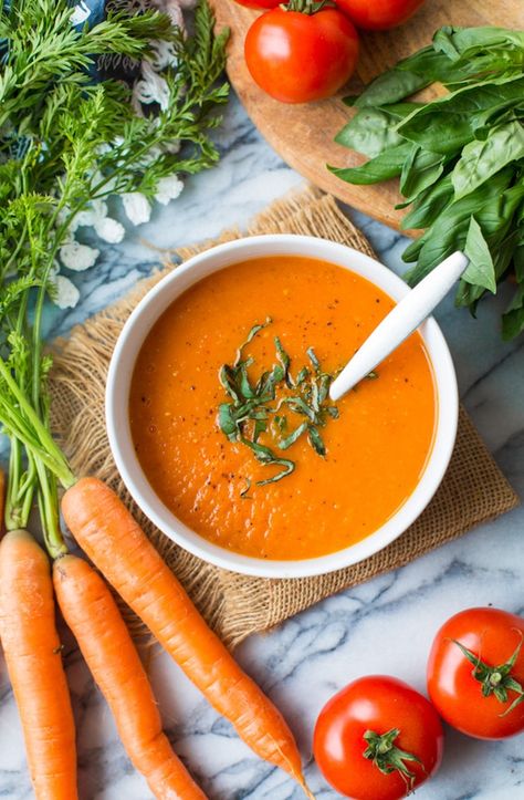 One pot + eight ingredient Carrot Tomato Soup – ready in under 30 minutes! Gluten Free + Low FODMAP + Vegan + Paleo Fodmap Soups, Carrot Tomato Soup, Fodmap Soup, Tomato Carrot Soup, Low Fodmap Vegan, Gluten Free Low Fodmap, Fodmap Dinner, Fodmap Meals, Fodmap Vegan