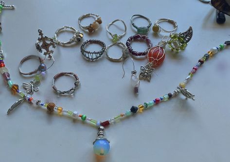 design jewelry necklace wire rings colorful cute Charm Rings, Jewelry Inspo, Bead Charms, Charms, Charm Bracelet, Beads, Quick Saves