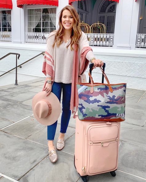 Everything you need to know about a trip to The Greenbrier  via Glitter & Gingham / Greenbrier Travel Guide Greenbrier Resort Attire, The Greenbrier Resort, Greenbrier Resort, The Greenbrier, Vacation Fashion, Winter Getaway, Spring Wear, Travel Outfits, Vacation Style