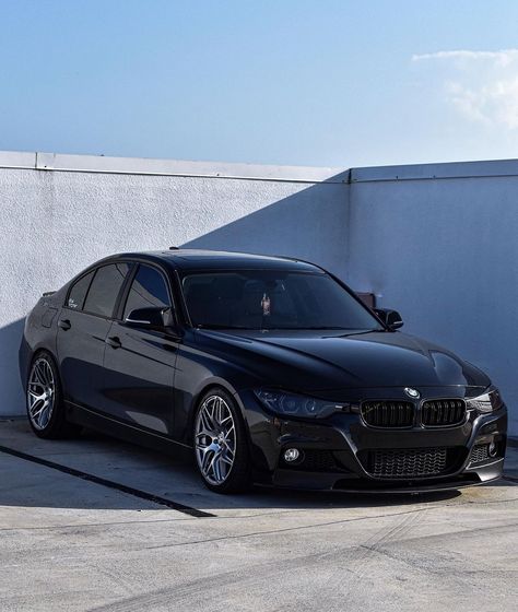 Bmw 328i Modified, Garage Aesthetic, Bmw 318d, E90 Bmw, Bmw Touring, Black Bmw, Bmw Black, Bmw Girl, Custom Bmw