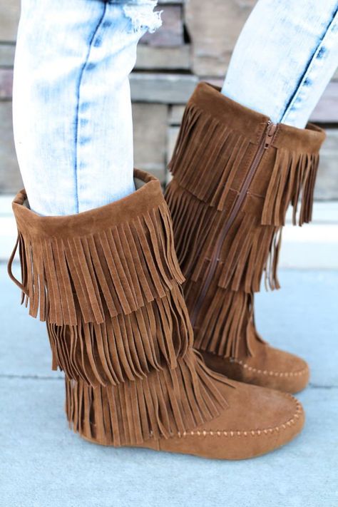 NanaMacs Boutique - The Tan Moccasin Boot, $44.00 (http://www.nanamacs.com/the-tan-moccasin-boot/) Fringe Moccasin Boots, Moccasin Boots, Fringe Boots, Native American Fashion, Crazy Shoes, Shoe Obsession, Fall And Winter, Sock Shoes, Cute Shoes