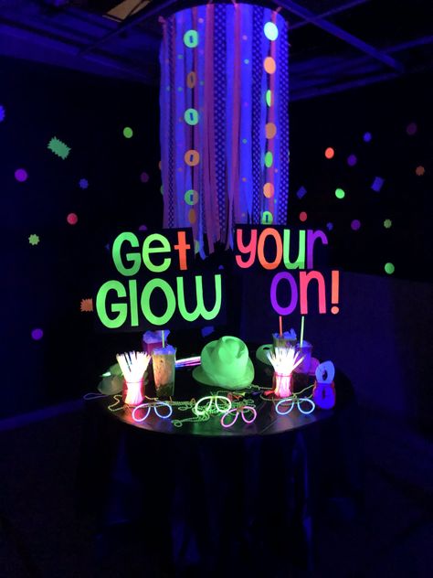 Glow Party Entrance, Glow In The Dark Party Invitations, Neon Pool Party Ideas Birthday, Sweet 16 Neon Party Ideas, Neon Dance Party Decorations, Glow Party Photo Booth, Neon Party Centerpieces, Neon School Dance, Neon Cakes Glow Birthday Parties