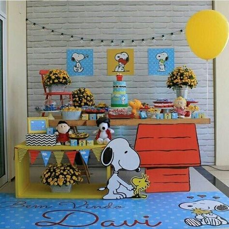 Snoopy Party Decorations, Snoopy Birthday Decorations, Snoopy Bday, Peanuts Gang Birthday Party, Charlie Brown Birthday Party, Happy Birthday B, Peanuts Birthday Party, Snoopy Classroom, Snoopy Birthday Party