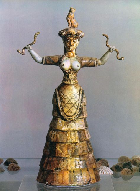 Archaeology & Art on Twitter: "Lady of Snakes, minoan sculpture from #Crete.… " Minoan Snake Goddess, Knossos Palace, Minoan Civilization, Bronze Age Civilization, Snake Goddess, Minoan Art, Apron Skirt, Ancient Goddesses, Heraklion