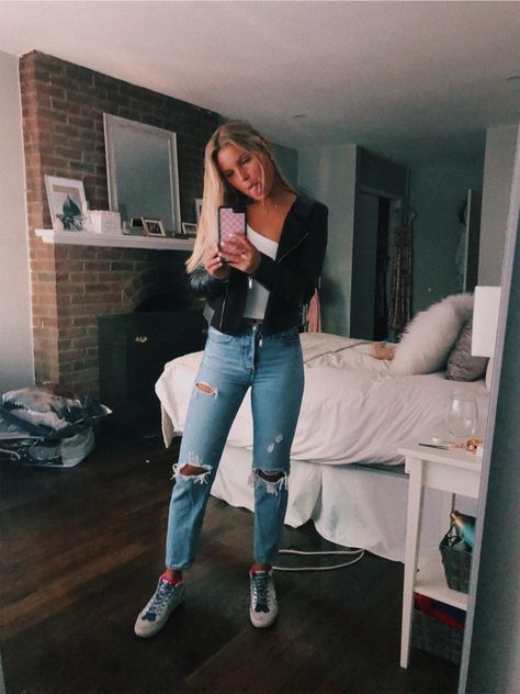 Vsco Girl Outfits, Preppy Winter Outfits, Vsco Outfit, Vsco Outfits, Cute Outfit Ideas, Going Shopping, Teen Clothes, Jeans Outfits, School Clothes