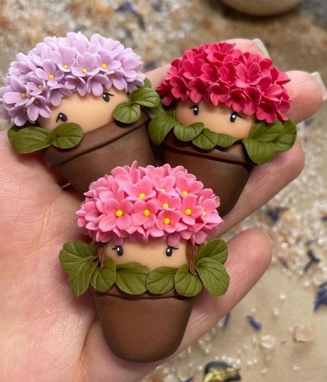 Porcelana Fria Ideas, Fimo Flowers, Foam Clay, Clay Crafts For Kids, Clay Magnets, Polymer Clay Flower Jewelry, Clay Diy Projects, Clay Crafts Air Dry, Polymer Clay Diy