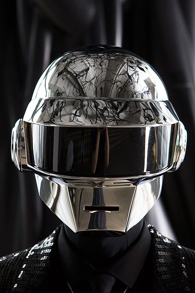 Daft Punk: Thomas Bangalter. Photograph: Murdo MacLeod for the Observer Magazine Daft Punk Helmet, Thomas Bangalter, Electro Music, Arte Punk, Trance Music, Punk Art, Electronic Dance Music, Daft Punk, Dubstep