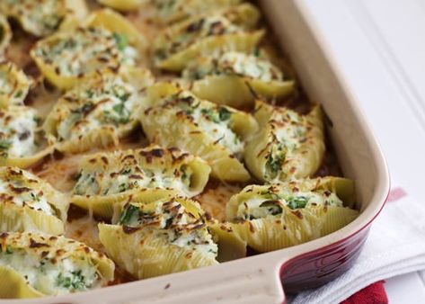 Mushroom Ricotta, Ricotta Stuffed Shells, Mushroom Stuffed, Stuffed Shells Ricotta, Spinach Mushroom, Handle The Heat, Stuffed Shells Recipe, Spinach Stuffed Mushrooms, Stuffed Pasta Shells