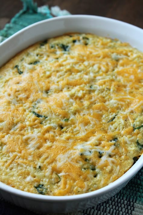 Cheesy Baked Quinoa and Spinach Quinoa Cheese Recipes, Quinoa Spinach Recipes, Low Fodmap Quinoa Recipes, Quinoa And Spinach, Cafe Truck, Baked Quinoa, Fodmap Chicken, Fodmap Food, Quinoa Dishes