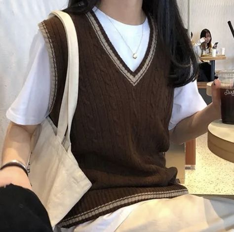 Stile Preppy, Sweater Vest Women, Knitting Girls, Sleeveless Vest, Sleeveless Sweater, Fashion Mode, Korean Outfits, Looks Vintage, Look Chic