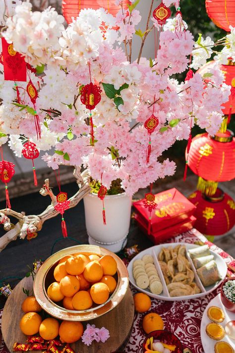 Lunar New Year Tablescape with Pottery Barn: Year of the Dragon - Diana Elizabeth Steffen New Year Tablescape, Lunar New Year Party, Chinese New Year Party, Chinese Table, New Year Table, New Year's Food, Chinese New Year Decorations, Year Of The Snake, New Year Designs