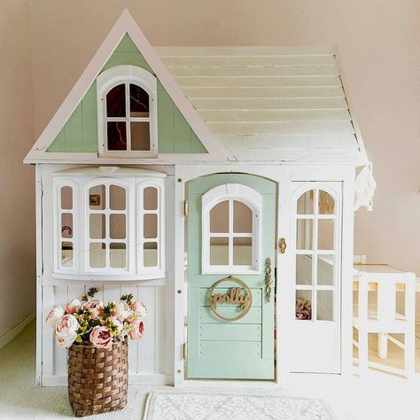 Parents DIY Costco Playhouses Into Mini Dream Homes - Simplemost Costco Playhouse, Playhouse Kits, Playhouse Plans, Indoor Playhouse, Kids Backyard, Diy Playhouse, Backyard Playhouse, Build A Playhouse, House Essentials