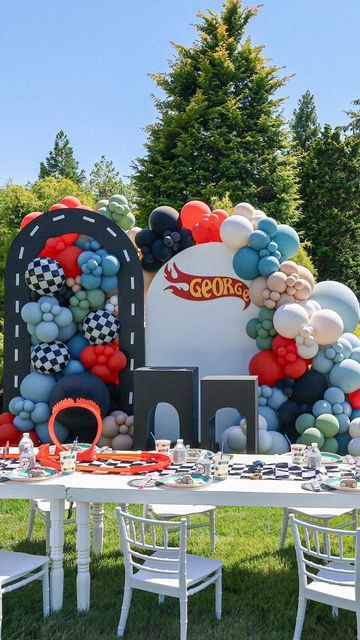 Hot Wheels Birthday Decorations Ideas, Hot Wheels Balloons, Hot Wheels Birthday Theme, Hot Wheels Balloon Garland, Hot Wheels Backdrop, Hotwheels Party Ideas, Car Birthday Decorations Ideas, Hotweels Birthday Ideas, Hot Wheels Birthday Party Ideas Decoration