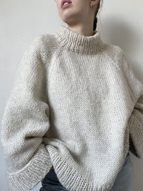 aspen sweater — ullen knitwear Raglan Increases, Seamless Top, Stockinette Stitch, Knitting Ideas, Top Down, Sweater Pattern, Aspen, Ravelry, Knit Top