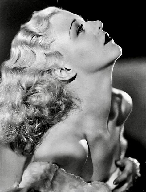 Ginger Rogers 1935 photo Ernest A. Bachrach Ginger Picture, Fred And Ginger, Ginger Rogers, Classic Movie Stars, Fred Astaire, Hollywood Glam, Old Hollywood Glamour, Golden Age Of Hollywood, Anime Oc