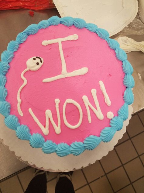 Funny Things Written On Cake, Funny Things To Put On A Cake, Unhinged Birthday Cakes, Happy Birthday Cake Funny, Funny Cake Designs Hilarious, Cake Decorating Ideas Funny, 16th Birthday Cake Funny, Funny Things To Write On A Cake, Bday Cake Funny