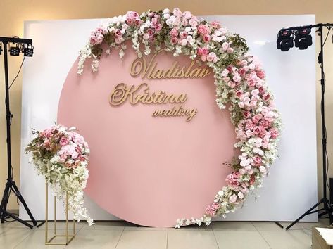 25th Anniversary Backdrop Ideas, Garden Arches Ideas, 25th Wedding Anniversary Decorations, 25th Anniversary Decorations, Floral Backdrop Wedding, Wedding Stage Backdrop, Arch Decor, Wedding Reception Seating, Wedding Reception Backdrop