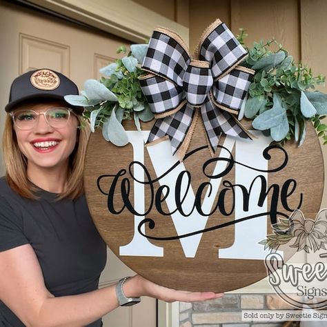 Welcom Door Signs, Cricut Last Name Welcome Sign, Door Signs Rustic, Wreath With Dollar Tree Sign, Bless This Hizzle Fo Shizzle Door Hanger, Circle Signs Cricut, Garland Front Door, Round Front Door, Fall Floral Decor