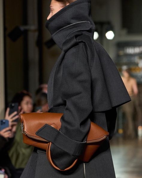 The FA24 Victoria Beckham show was 🫶 Especially needed is this olive cargo mini. #victoriabeckham #fall2024 #PFW #vettedmag Runway Fashion Couture, Car Coat, Fall 2024, Winter Fashion Outfits, Outerwear Women, Long Coat, Victoria Beckham, Couture Fashion, Runway Fashion