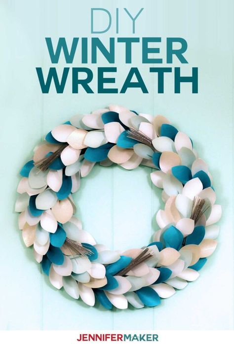 DIY Winter Wreath Made from Paper on a Cricut | Christmas Wreath | DIY Home Decor | #cricut #wreath #christmas Cricut Wreath, Diy Winter Wreath, Christmas Wreath Diy, Jennifer Maker, Winter Wreath Diy, Simple Holiday Decor, Paper Christmas Decorations, Christmas Wreaths Diy Easy, Diy Winter