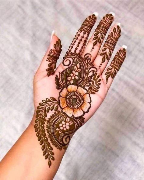 Simple Mehndi Art, Simple Henna Designs Hand, Bridal Henna Design, Henna Tattoo Design, Mehndi Bridal, Tattoo Mehndi, Beautiful Simple Mehndi Design, Mehndi Designs Simple, Palm Mehndi Design