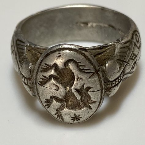 Medieval Male Jewelry, Signet Ring Modern, Medieval Accessories Jewellery, Medieval Jewelry Men, Medieval Fantasy Jewelry, Vintage Wedding Rings Men, Vintage Men’s Rings, Antique Engraved Open Metal Ring, Antique Sterling Silver Signet Ring For Ceremonial Occasions