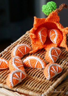 Orange Crochet, Crochet Fruit, Crochet Food, Crochet Flower Tutorial, Fun Crochet Projects, Easter Crochet, Crochet Diy, Crochet Motifs, Basic Crochet Stitches