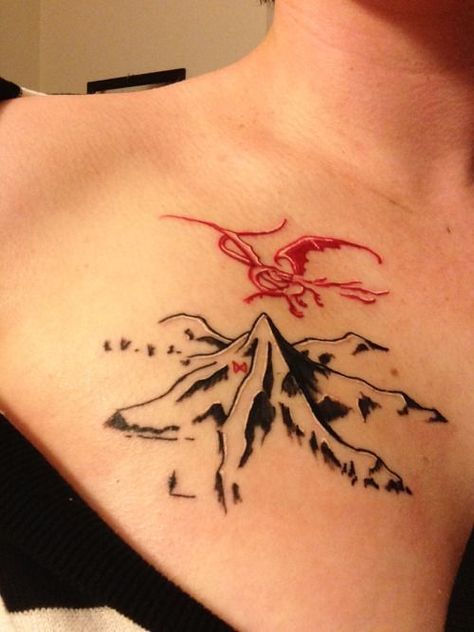 Smaug Drawing, Smaug Tattoo, Turkey Tattoos, Earth Tattoos, Hobbit Tattoo, Tolkien Tattoo, Samurai Tattoo Sleeve, Lotr Tattoo, Lord Of The Rings Tattoo