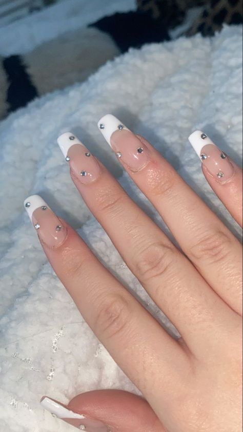 White french tip with rhinestones Simple Prom Nails, Prom Nails French, Euphoria Nails, Short Nail Manicure, Nails Yellow, Graduation Nails, Long Acrylic Nail Designs, Glamour Nails, White Nail Designs