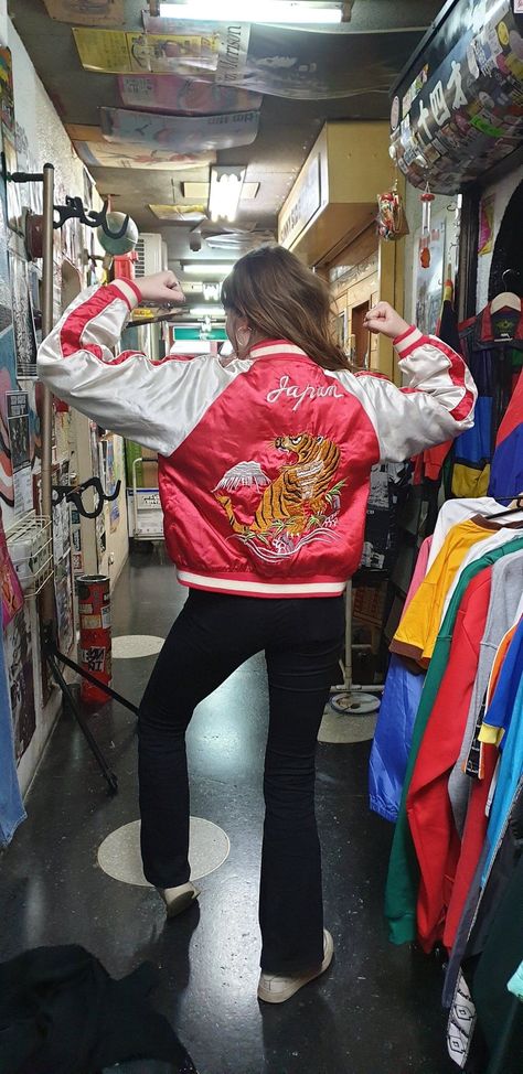 10 Stores To Buy An Authentic Sukajan Japanese Bomber Jacket From Sukajan Jacket, Ancient Japan, Souvenir Jacket, Satin Jacket, Satin Jackets, How Do I Get, Japanese Outfits, Japanese Fashion, Jacket Style