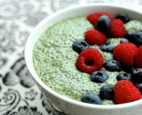 matcha chia2 Matcha Chia Pudding, Chia Recipes, Chia Recipe, Matcha Recipes, Chia Seed Recipes, Seed Recipes, Matcha Recipe, Chia Pudding Recipes, Desserts Vegan