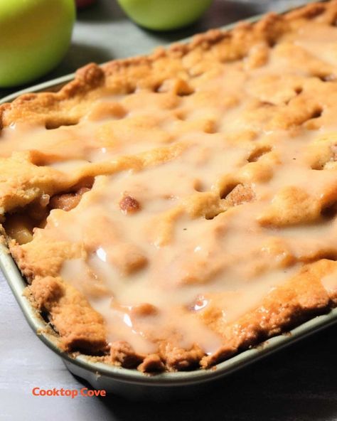 Apple Pie Slab, Flat Apple Pie, Casserole Kitchen, Beef Casseroles, Apple Slab Pie, Classic Apple Pie, Apple Dessert Recipes, Poke Cakes, Belly Fat Burner Drink