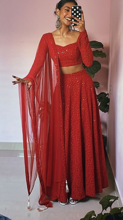 #indian #dress #red #partydress Dresses Traditional Indian, Rida Tharana, Suit Sharara, Onam Outfits, Western Suit, Simple Lehenga, Trendy Outfits Indian, Indian Outfits Lehenga, Lehenga Designs Simple