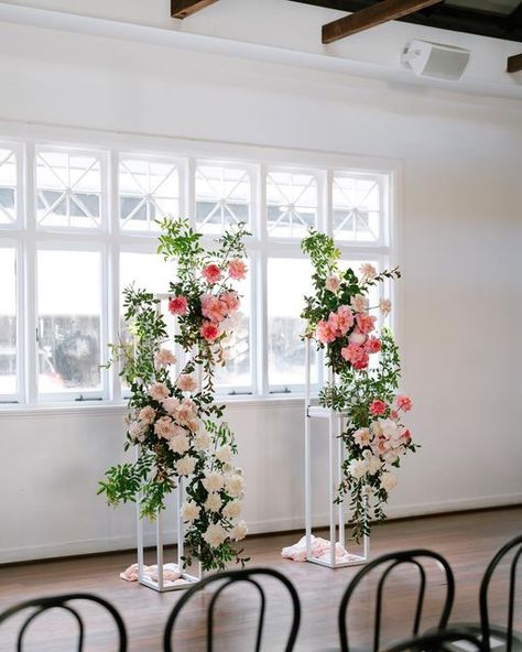 Wedding Pillars, Bright Wedding Flowers, Wedding Ceremony Flowers, Wedding Stylist, Ceremony Flowers, Wedding Engagement Photos, Flower Stands, Flower Fashion, Wedding Arch