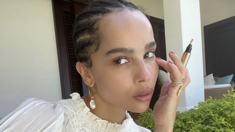 Adut Akech Cornrows, Zoe Kravitz Cornrows, Adut Akech, Plum Lips, Smoky Eyeshadow, Shoulder Length Bob, Avant Garde Makeup, Skin Shine, Personal Aesthetic