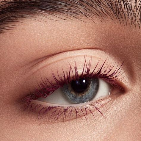 Soft Burgundy Eye Makeup, Burgundy Mascara Green Eyes, Burgundy Mascara Blue Eyes, Maroon Mascara, Burgundy Eyeliner, September Makeup, Burgundy Mascara, Goddess Tips, Burgundy Makeup Look