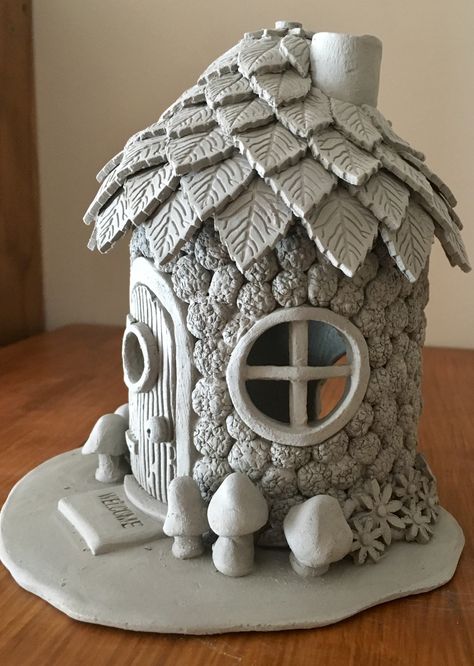 Air Dry Clay Houses How To Make, Pottery Fairy Houses, House Making Craft, Clay Fairy House Diy, Air Dry Clay Fairy House, Clay House Ideas, Air Dry Clay Fairy, Clay Fairy Houses, Fairy House Clay