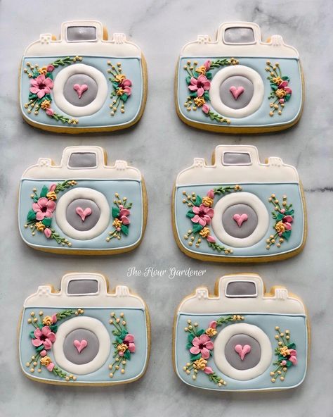 Camera Cookies Decorated, Camera Cookies, Angel Wing Cookies, Specialty Cookies, Camera Cakes, Bd Cake, Baby Cupcake Toppers, Photography Business Branding, Baby Cupcake