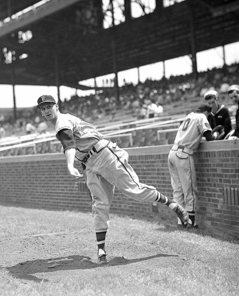 Warren Spahn Warren Spahn, Major League Baseball Stadiums, Baseball Legends, Polo Grounds, Mountains Photo, Cleveland Rocks, Baseball Quotes, Braves Baseball, Baseball Photos