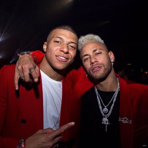 Soccer PinWire: Mbappé e Neymar | Neymar | Neymar Football Paris saint - Pinterest 5 days ago - World Cup 2018 Fifa World Cup Joueurs De Foot Sport Football Football Players ... Football Love Football Players Football Stuff Messi Fans Soccer Boys .... World Cup 2018 Fifa World Cup Football S Major League Soccer Football...  Source:www.pinterest.com Results By RobinsPost Via Google Neymar Pic, Football Neymar, Neymar Psg, Cr7 Jr, Football Players Photos, Neymar Jr Wallpapers, Neymar Football, Aubrey Drake, Kylian Mbappe