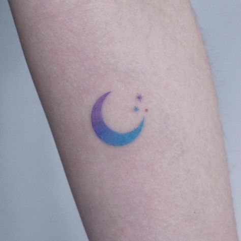 Purple Moon Tattoo, Moon Tattoos, Bts Tattoos, Feather Tattoo Design, Love Tattoo, Delicate Tattoo, Gorgeous Tattoos, Stylist Tattoos, Minimal Color