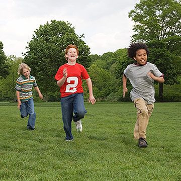 Get your kids running, skipping, and balancing with these fun fitness challenges from @Phyllis Garcia magazine . Fun Car Games, Kick The Can, Family Weekend Activities, Reunion Games, Fun Outdoor Games, Real Foods, Family Reunion Games, Fun Outdoor Activities, Tummy Ache