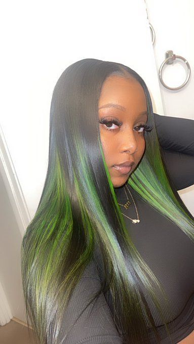 Green Peekaboo Sew In, Sew In With Green Highlights, Green Sew In, Peak A Boo Quick Weave, Green Weave Black Women, Green Peekaboo Hair, Green Birthday Outfit, Green Hair Black Women, Black Women Elegant